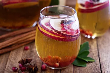 Apple spice sangria
