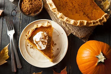 Spiced veganegg pumpkin pie