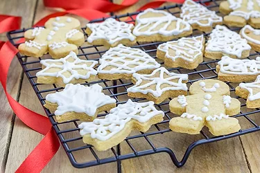 Frosted holiday shortbread cookies