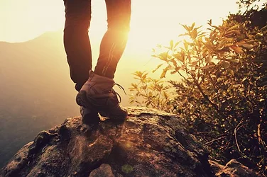 Hiking 696x463
