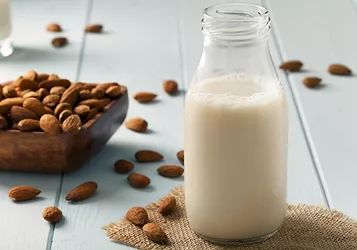 Almond milk2
