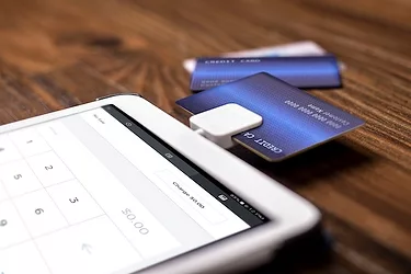 Square credit card reader 1
