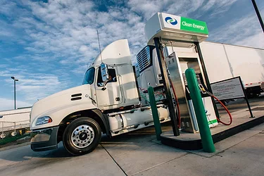 Clean energy cng station heavy duty trucking 01