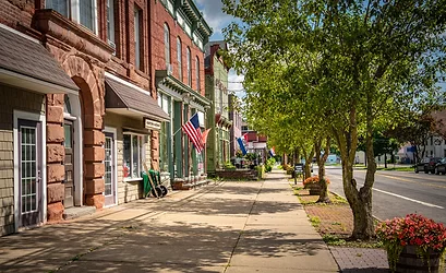Retail-Small-Business-GettyImages-2169797010.jpg
